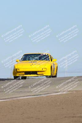 media/Oct-26-2025-CalClub SCCA (Sun) [[8ce1e69566]]/Group 2/Grapevine/